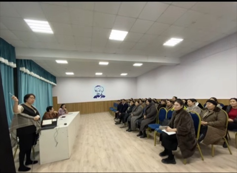 Мектеп директоры Ж.Абишова, оқу ісі жөніндегі орынбасар Р.Реукенова, 11 сынып оқушылары мен сынып жетекшілері және пән мұғалімдерінің қатысуымен ата-аналар жиналысы өткізілді